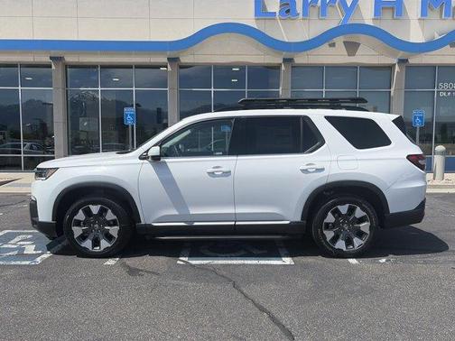 Platinum White Pearl 2026 Honda Pilot Elite