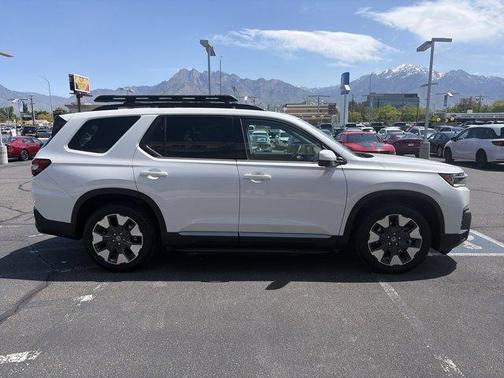 Platinum White Pearl 2026 Honda Pilot Elite