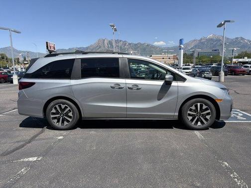 Solar Silver Metallic 2026 Honda Odyssey EX-L