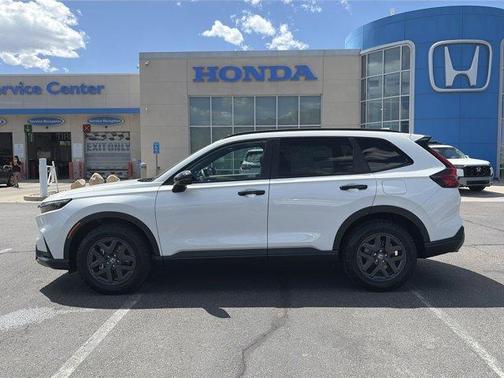 Platinum White Pearl 2026 Honda CR-V Hybrid TrailSport
