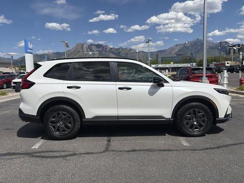 Platinum White Pearl 2026 Honda CR-V Hybrid TrailSport