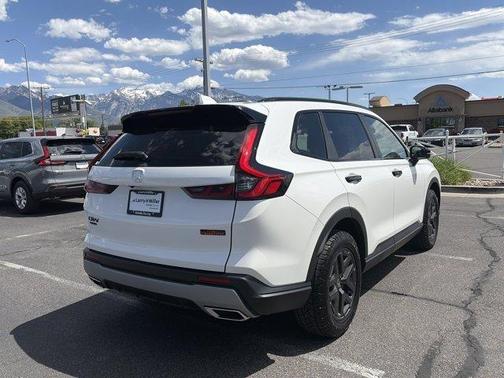 Platinum White Pearl 2026 Honda CR-V Hybrid TrailSport