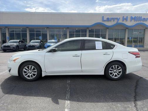 Solid White 2015 Nissan Altima 2.5 S