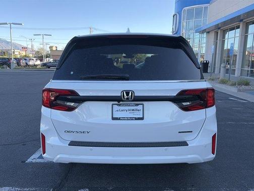 Platinum White Pearl 2026 Honda Odyssey Touring
