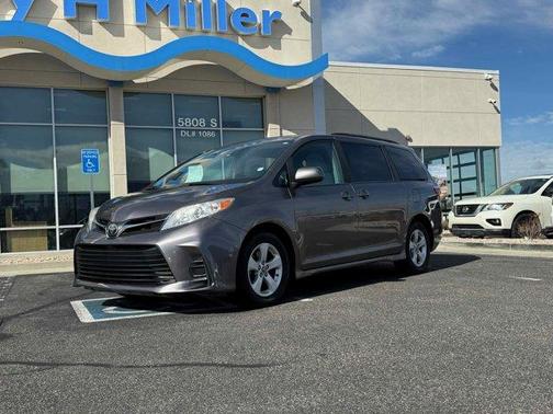 2019 Toyota Sienna LE