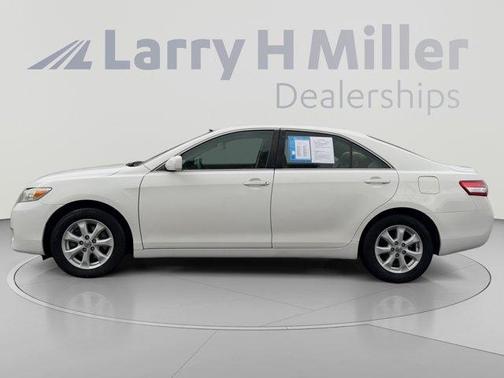 Super White 2011 Toyota Camry LE