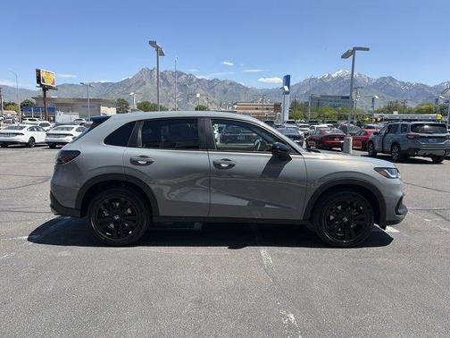 Urban Gray Pearl 2027 Honda HR-V Sport