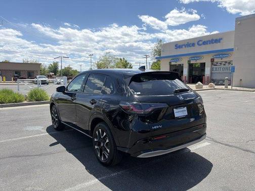 Crystal Black Pearl 2027 Honda HR-V EX-L