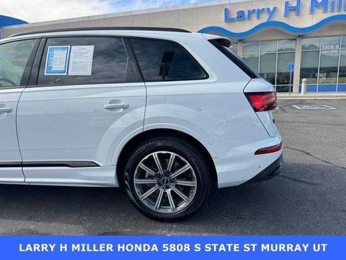 2023 Audi Q7 45 Premium Plus