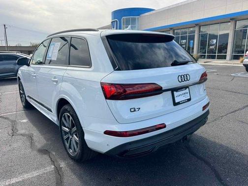 2023 Audi Q7 45 Premium Plus