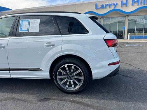 2023 Audi Q7 45 Premium Plus
