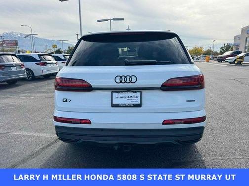 2023 Audi Q7 45 Premium Plus