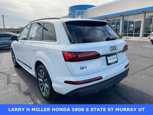 2023 Audi Q7 45 Premium Plus