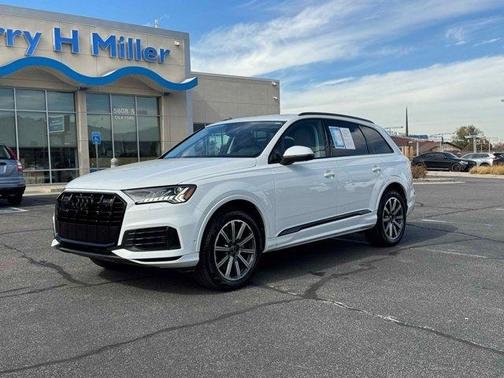 2023 Audi Q7 45 Premium Plus