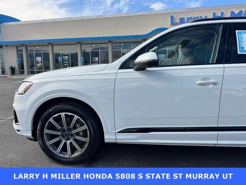 2023 Audi Q7 45 Premium Plus