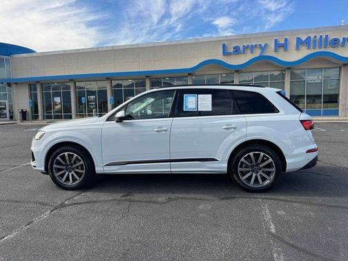 2023 Audi Q7 45 Premium Plus