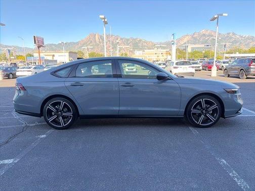 Urban Gray Pearl 2026 Honda Accord SE