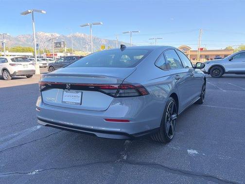 Urban Gray Pearl 2026 Honda Accord SE