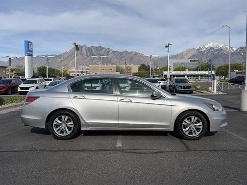 Alabaster Silver Metallic 2012 Honda Accord SE