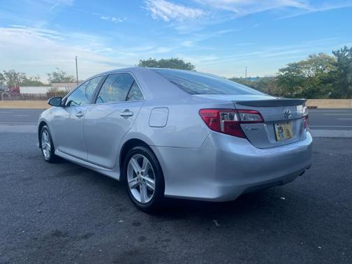 2014 Toyota Camry SE Sport
