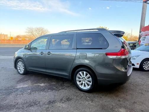 2012 Toyota Sienna LE
