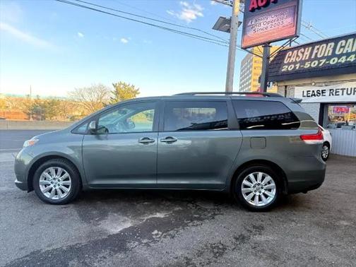 2012 Toyota Sienna LE