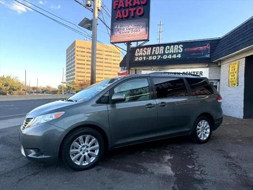 2012 Toyota Sienna LE