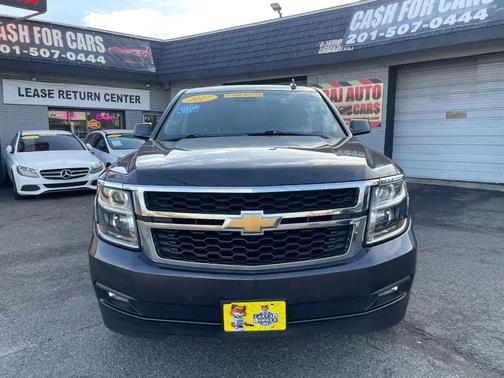 Gray 2017 Chevrolet Suburban LT