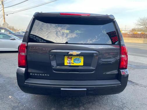 Gray 2017 Chevrolet Suburban LT