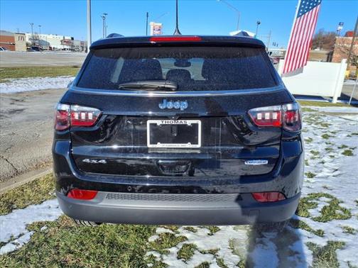 2024 Jeep Compass Latitude Lux FWD