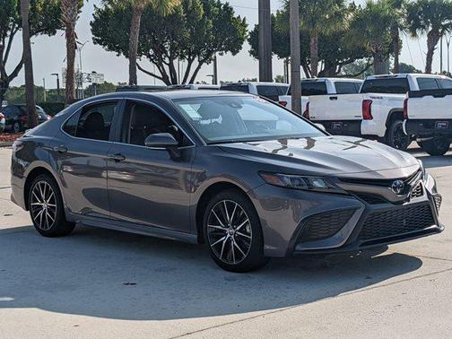 2024 Toyota Camry SE
