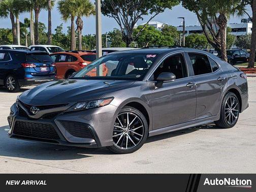 2024 Toyota Camry SE