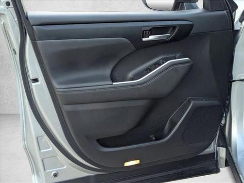 Celestial Silver Metallic 2023 Toyota Highlander Hybrid Platinum