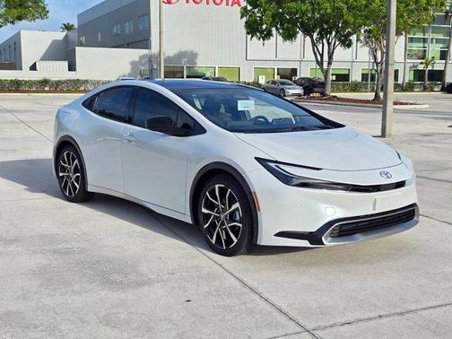Wind Chill Pearl 2026 Toyota Prius Plug-In Hybrid XSE