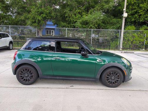 British Racing Green IV Metallic 2021 MINI Hardtop Cooper