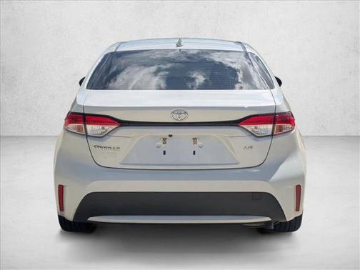 Blizzard Pearl 2020 Toyota Corolla LE