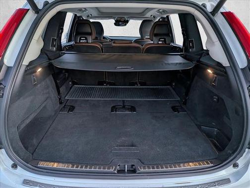 2019 Volvo XC90 T6 Momentum