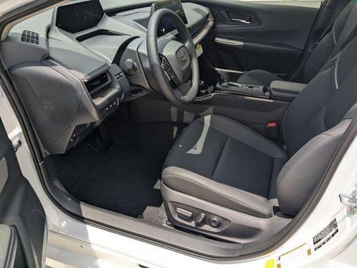 2025 Toyota Prius XLE