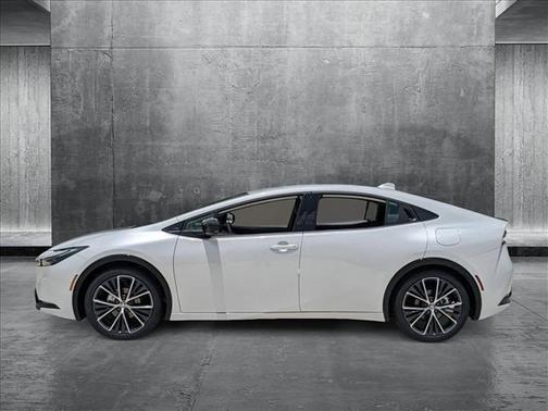 2025 Toyota Prius XLE