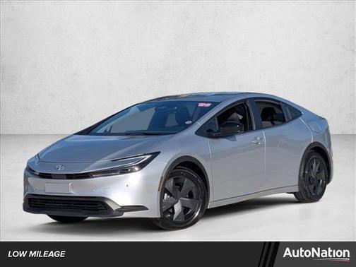 2025 Toyota Prius LE