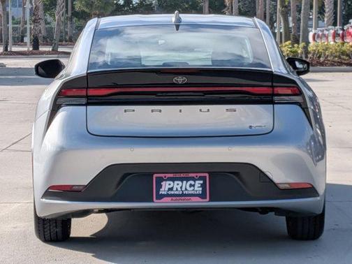 2025 Toyota Prius LE