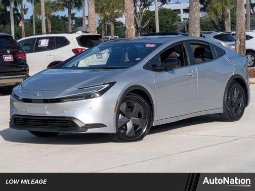 2025 Toyota Prius LE