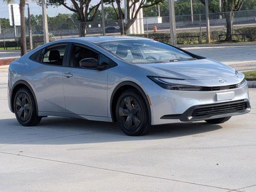 2025 Toyota Prius LE