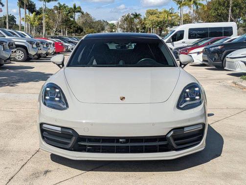 2018 Porsche Panamera 4