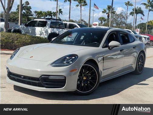 2018 Porsche Panamera 4