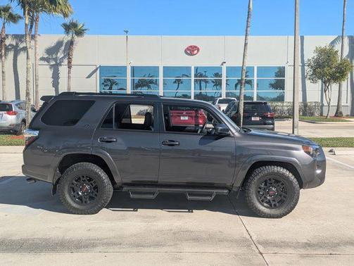 2022 Toyota 4Runner SR5