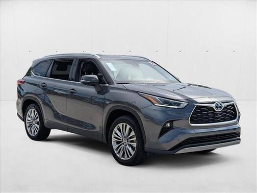 2023 Toyota Highlander Hybrid Platinum
