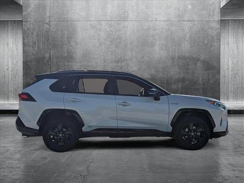2021 Toyota RAV4 Hybrid SE