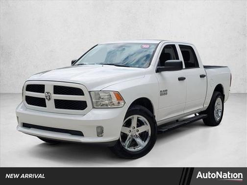 Brilliant Black Crystal Pearlcoat 2018 RAM 1500 Express