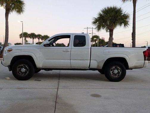 2019 Toyota Tacoma SR